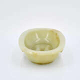 Ovale bowl with a pair of fish and Taotie handles - фото 6