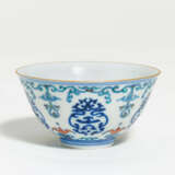 Small cup with Shou medallions and bats - photo 1