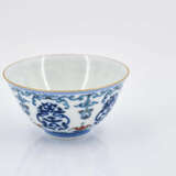 Small cup with Shou medallions and bats - photo 3