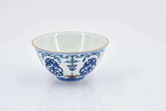 Small cup with Shou medallions and bats - photo 4