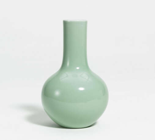 Small monochrome long necked vase - photo 1