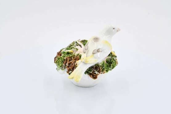 Meissen. Two porcelain bird nests with freshly hatched chicks - Foto 3