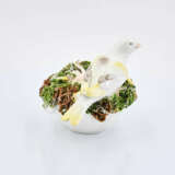 Meissen. Two porcelain bird nests with freshly hatched chicks - Foto 3