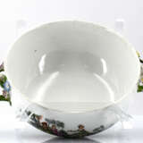 Meissen. Porcelain Écuelle on saucer with gallant scenes - photo 2