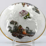 Meissen. Porcelain Écuelle on saucer with gallant scenes - photo 5