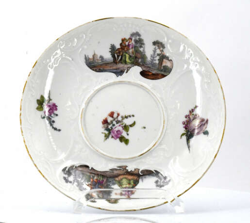 Meissen. Porcelain Écuelle on saucer with gallant scenes - фото 8