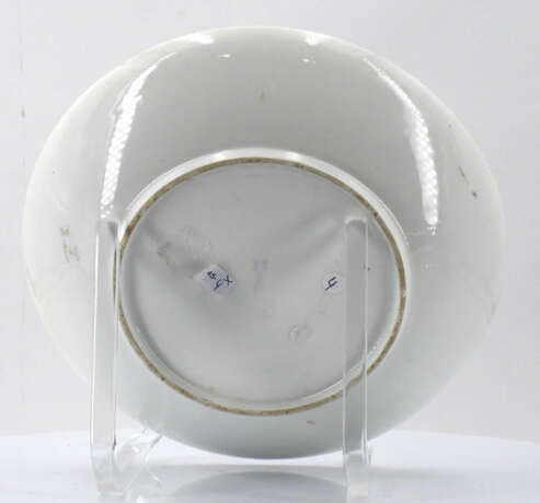 Meissen. Porcelain Écuelle on saucer with gallant scenes - Foto 9