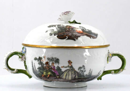 Meissen. Porcelain Écuelle on saucer with gallant scenes - фото 11