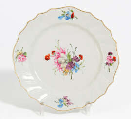 Porcelain plate with floral decor