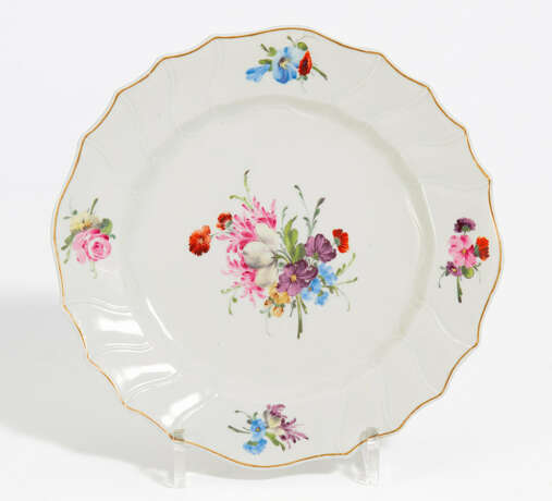 Den Haag. Porcelain plate with floral decor - Foto 1