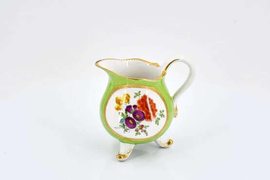 Meissen. Porcelain solitaire with apple green fond and reserves with flowers - photo 4