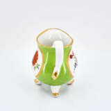 Meissen. Porcelain solitaire with apple green fond and reserves with flowers - Foto 5