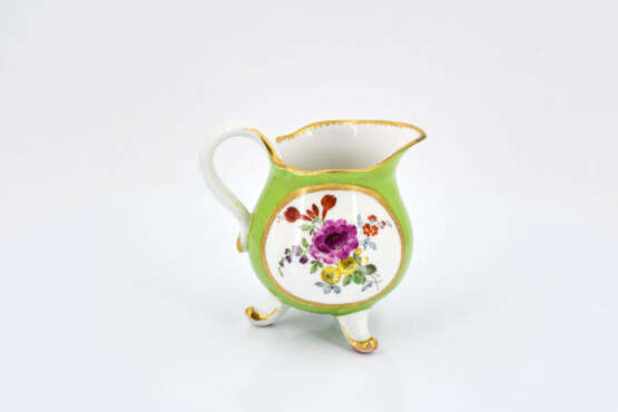Meissen. Porcelain solitaire with apple green fond and reserves with flowers - photo 6