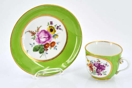 Meissen. Porcelain solitaire with apple green fond and reserves with flowers - фото 9