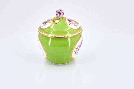 Meissen. Porcelain solitaire with apple green fond and reserves with flowers - фото 17