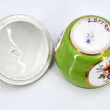 Meissen. Porcelain solitaire with apple green fond and reserves with flowers - photo 20