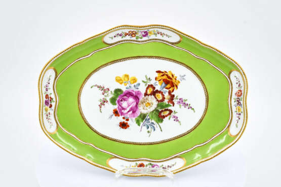 Meissen. Porcelain solitaire with apple green fond and reserves with flowers - фото 23