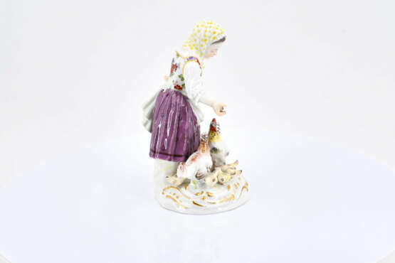 Meissen. Porcelain figurines of girl feeding chicken and boy feeding geese - photo 5
