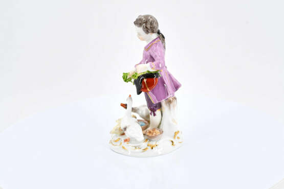 Meissen. Porcelain figurines of girl feeding chicken and boy feeding geese - photo 12
