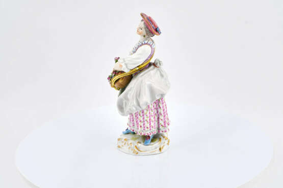 Meissen. Porcelain figurines of shepherdess with flute and female gardener - Foto 3