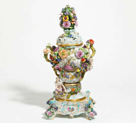 Monumental porcelain potpourri-vase "Flora and Amor"