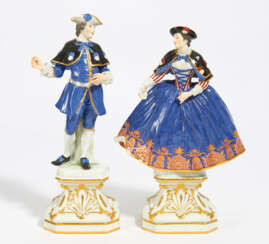 Porcelain figurines of a male and female pilgrim