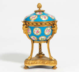 Porcelain goblet with rose decor