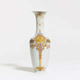 KPM. Small narrow-necked porcelain vase with relief decor - photo 1