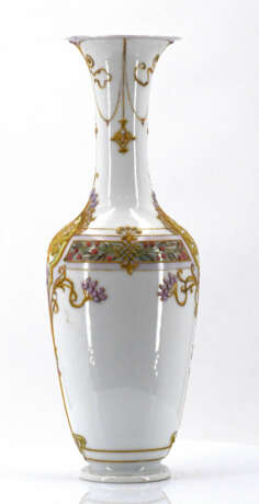 KPM. Small narrow-necked porcelain vase with relief decor - фото 3
