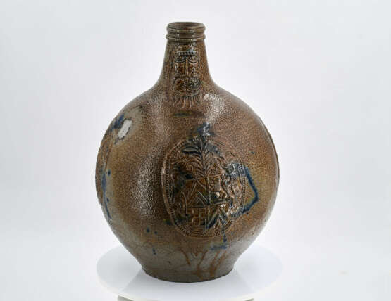 Frechen. Large grey stoneware Bellarmine with the coat of arms of the Dukedom of Jülich - Foto 5