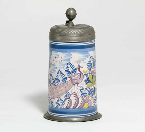 Bayreuth. Ceramic tankard with peacock motif - photo 1
