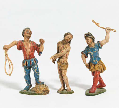 Southern German. Three wooden figurines "Flaggelation of Christ" - photo 1
