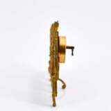 Miniature gilt bronze table clock in the shape of a three-piece folding screen - photo 3