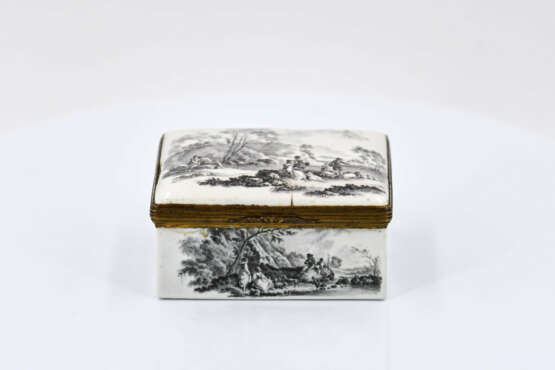 France. Enamel and fire-gilt copper snuff box with bucolic landscapes in Grisaille - photo 5