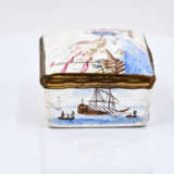 Presumably Augsburg. Enamel and copper snuff box with fine merchant navy scenes - фото 5