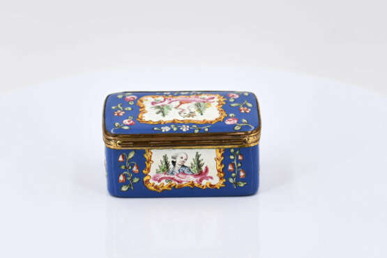 Presumably Italy. Enamel and fire-gilt copper snuff box with depiction of "Judith with the head of Holofernes". - photo 4