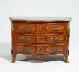 Tulipwood and mahogany commode Louis XV with marble top