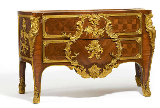 France. Splendid mahogany commode style Louis XV - photo 1