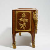 France. Splendid mahogany commode style Louis XV - фото 4