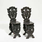 Upper Italy. Pair of wooden board chairs decorated with grotesques - photo 1
