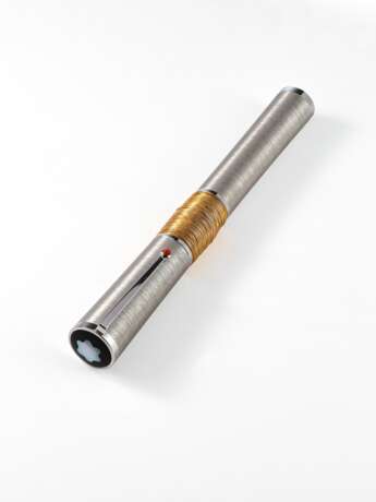 Montblanc. MONTBLANC, LIMITED EDITION WHITE AND YELLOW GOLD MAHATMA GANDHI 241 FOUNTAIN PEN, NO. 160/241 - Foto 2