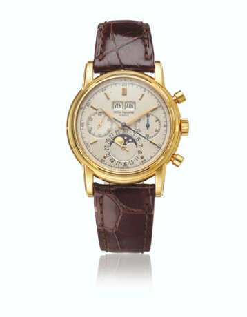 PATEK PHILIPPE. A VERY RARE 18K GOLD PERPETUAL CALENDAR CHRONOGRAPH WRISTWATCH WITH MOON PHASES, CERTIFICATE OF ORIGIN AND BOX - фото 1