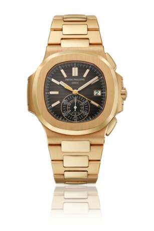 PATEK PHILIPPE. A LARGE AND ATTRACTIVE 18K PINK GOLD AUTOMATIC CHRONOGRAPH WRISTWATCH WITH DATE, BRACELET, CERTIFICATE OF ORIGIN AND BOX - photo 1