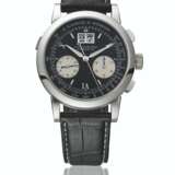 A. LANGE & S&#214;HNE. A RARE PLATINUM FLYBACK CHRONOGRAPH WRISTWATCH WITH OVERSIZED DATE AND BOX - фото 1