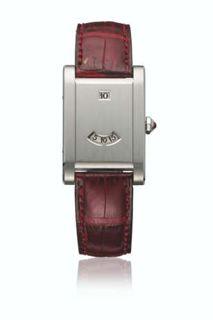 CARTIER. A RARE PLATINUM LIMITED EDITION JUMP HOUR WRISTWATCH WITH BOX, MADE TO COMMEMORATE THE 150TH ANNIVERSARY OF CARTIER - Foto 1