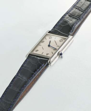 CARTIER. A RARE AND UNUSUAL PLATINUM LIMITED EDITION ASYMMETRICAL WRISTWATCH WITH BOX - photo 2