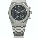 AUDEMARS PIGUET. A STAINLESS STEEL AUTOMATIC CHRONOGRAPH WRISTWATCH WITH DATE, BRACELET AND BOX - фото 1