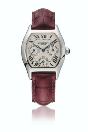 CARTIER. A RARE 18K WHITE GOLD TONNEAU-SHAPED AUTOMATIC PERPETUAL CALENDAR WRISTWATCH WITH LEAP YEAR INDICATION - Foto 1