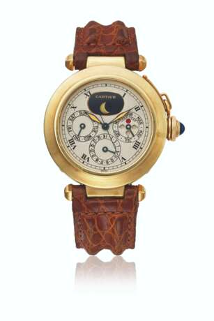 CARTIER. AN ATTRACTIVE 18K GOLD PERPETUAL CALENDAR WRISTWATCH WITH SWEEP CENTRE SECONDS, MOON PHASES, LEAP-YEAR INDICATION AND BOX - Foto 1