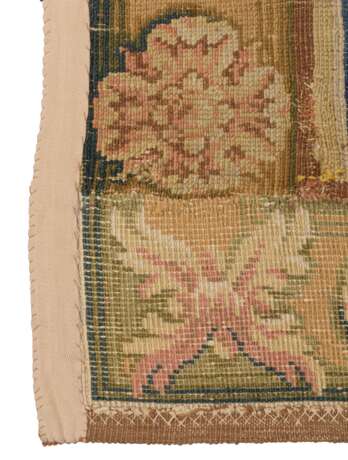 A GEORGE III AXMINSTER CARPET - Foto 3